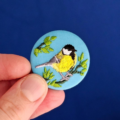 Broche brodée - Mésange charbonnière