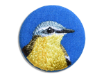 Broche brodée - Bergeronnette printanière